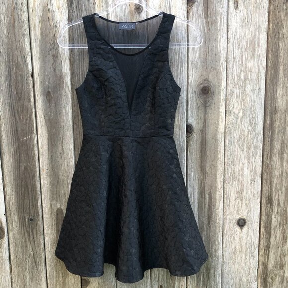 ASTR Black Jacquard LBD A-Line Sleeveless Mini Dress Size XS - Picture 3 of 10
